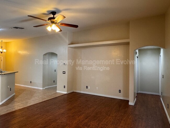 Building Photo - 18184 W Saguaro Ln