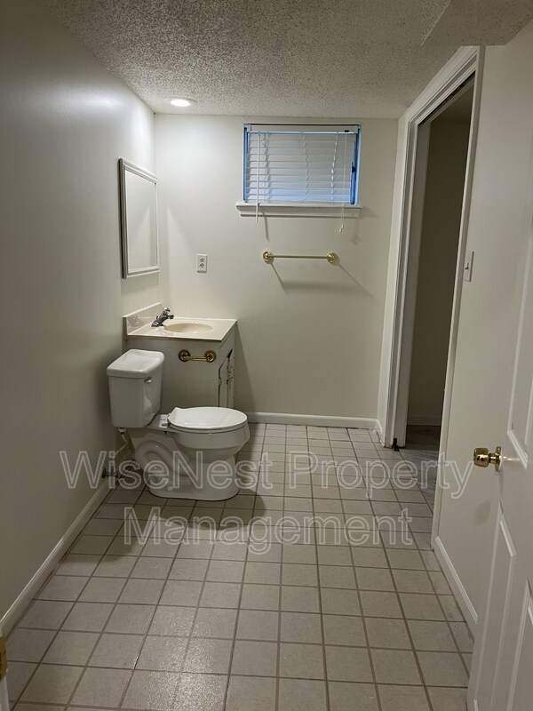 Building Photo - 514 SE Adobe Dr