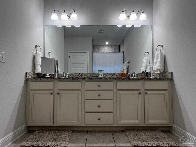 Building Photo - 8026 Burnside Lp