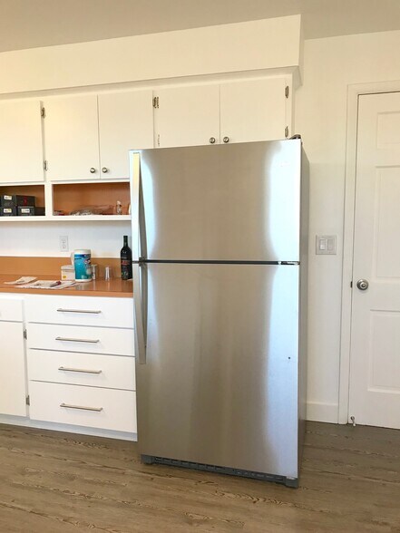 Kitchen - 12815 NE Fremont St