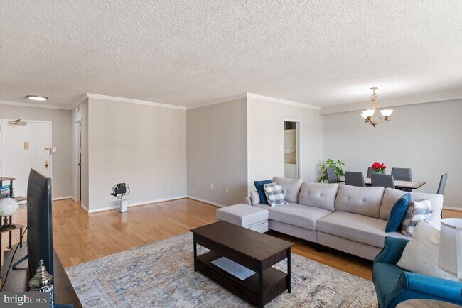 Primary Photo - 3705 S George Mason Dr