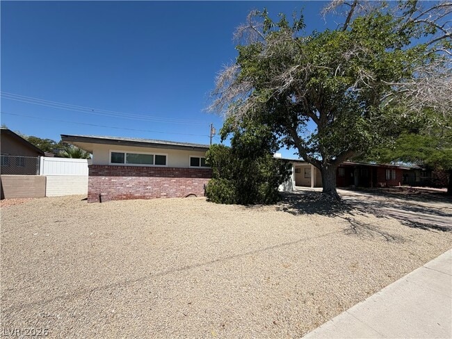 Building Photo - 1317 Pyramid Dr