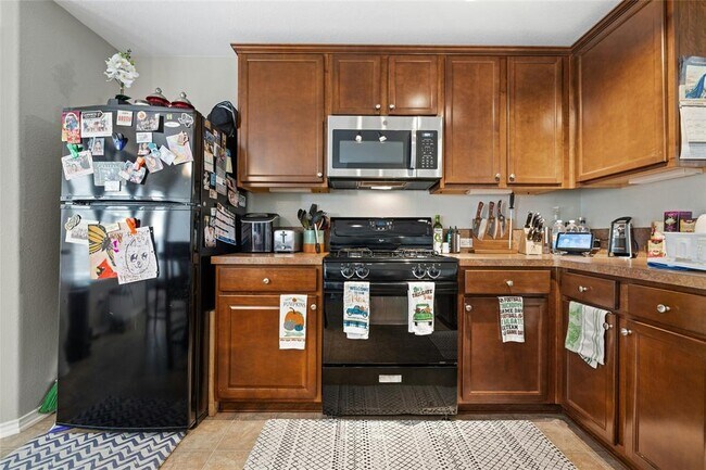 Building Photo - 3204 Barksdale Dr