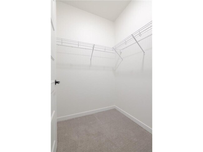 Building Photo - 28 7th St NE