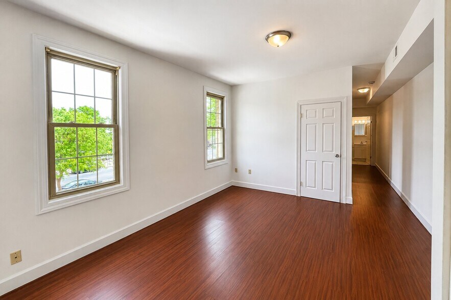 Building Photo - 1111 Lamont St NW