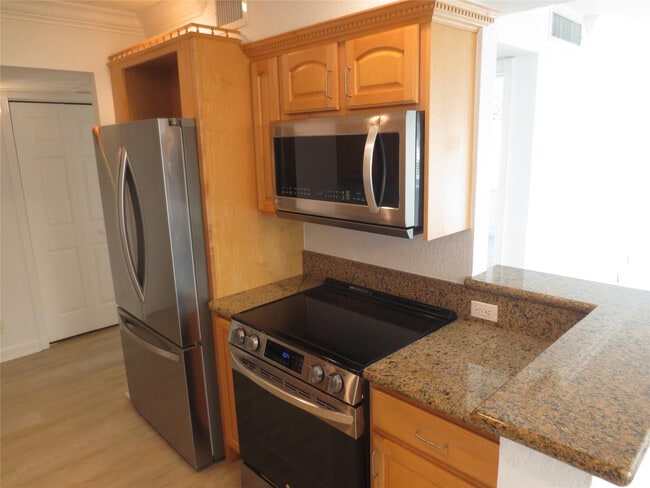 Building Photo - 1515 E Broward Blvd