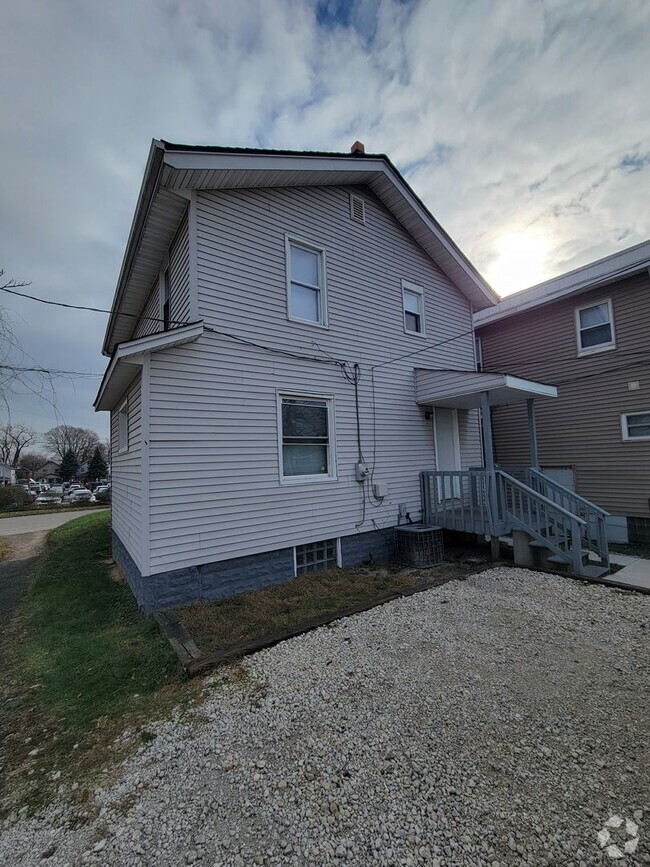 Building Photo - Incredible 3BR Home Near OSU East Hospital!