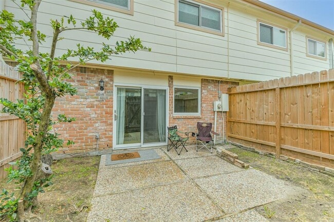 Building Photo - 1352 Country Pl Dr