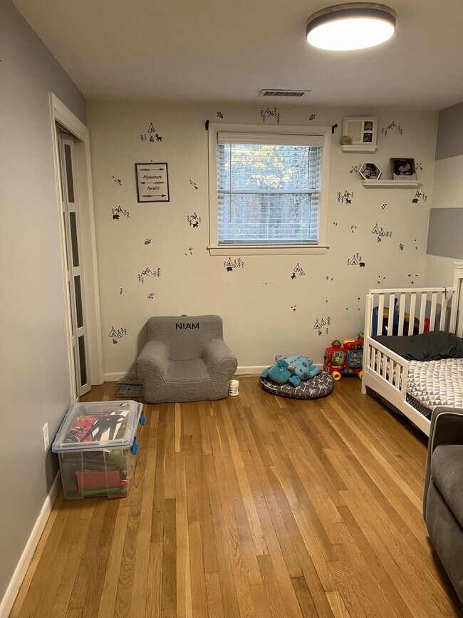 Building Photo - 27 Burlington Rd