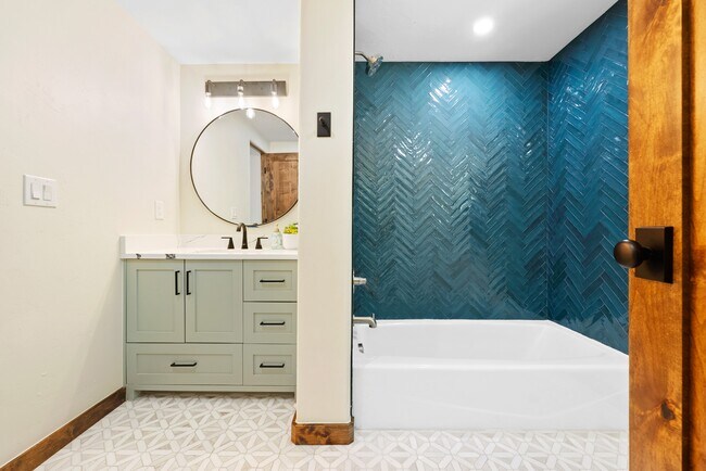 Building Photo - 205 Loop Dr