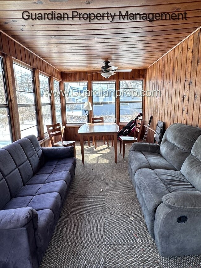 Building Photo - St Louis Park Single Family Home, Large Yard, 1 Car Garage, 3 Season Porch, W/D