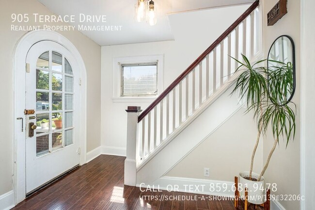 Building Photo - Charming 2 bedroom in the heart of Park Hills