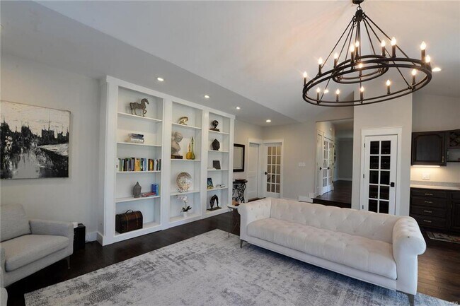 Building Photo - 1306 S Geyer Rd