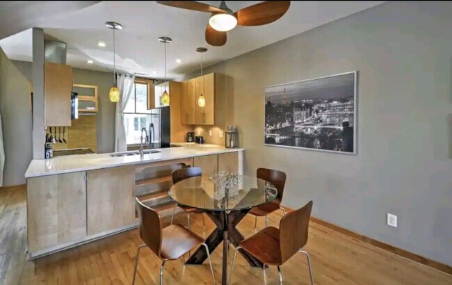 Dinning - 692 Kirkwood Ave SE