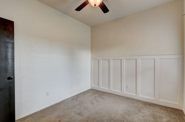 Building Photo - 1605 Silver Oak Dr