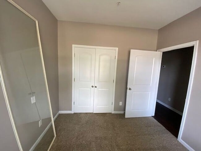 Building Photo - Limited-Time Move-in Specials - Plantation Estates