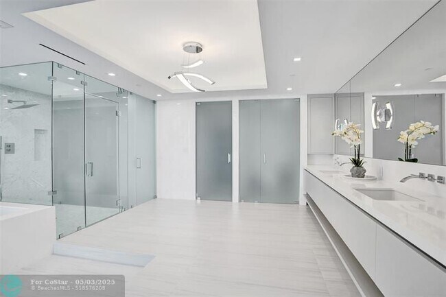 Building Photo - 701 N Fort Lauderdale Beach Blvd