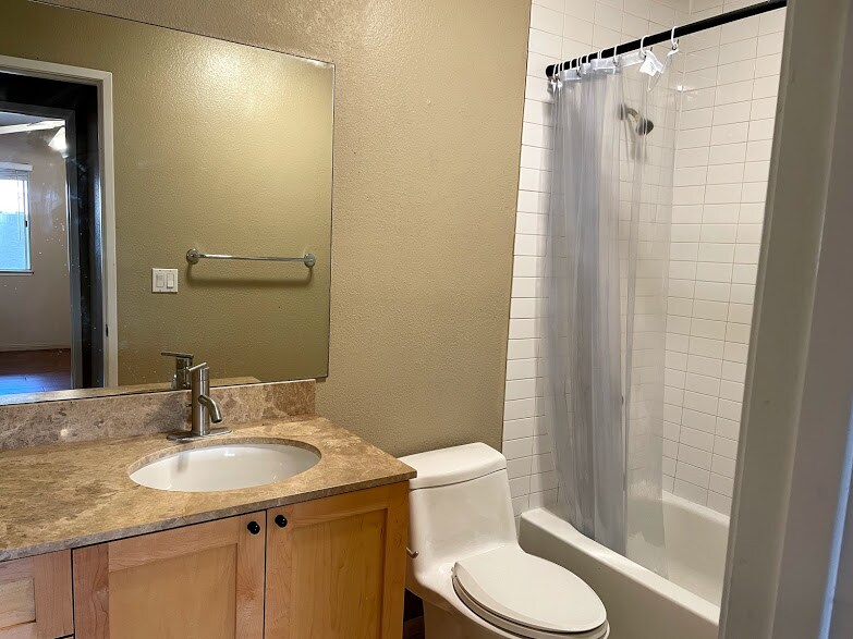 Building Photo - 3520 Lebon Dr