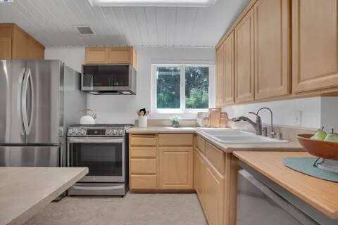Building Photo - Charming 2-Bedroom Home for Rent