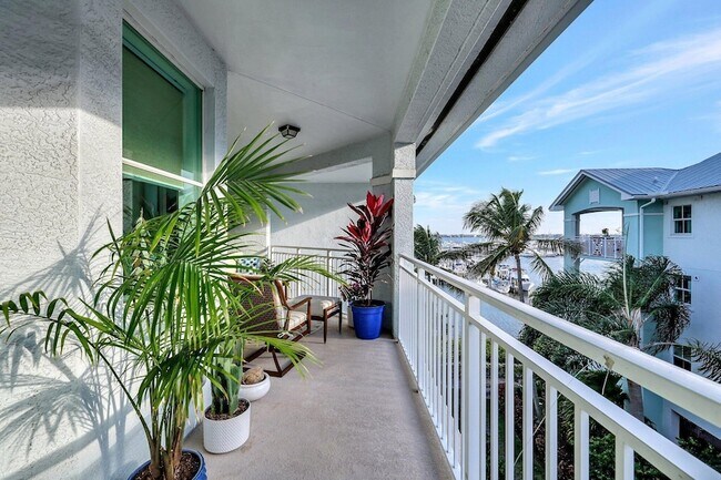 Building Photo - 875 NW Flagler Ave