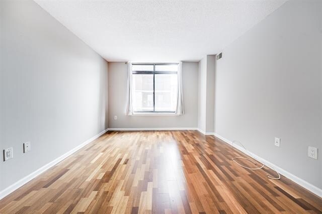 Building Photo - 700 1st St