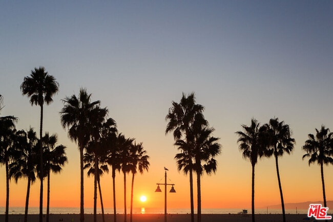 Building Photo - 11 Brooks Ave