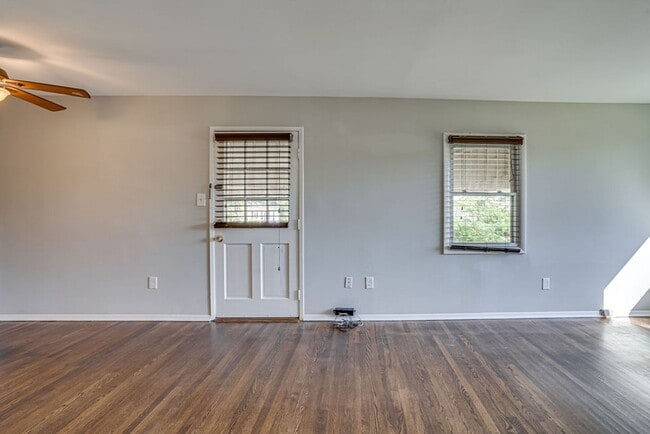 Building Photo - Location, Location, Location! Charming 3 b...