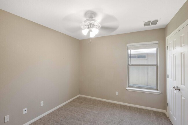 Building Photo - 15006 Parrish Ln
