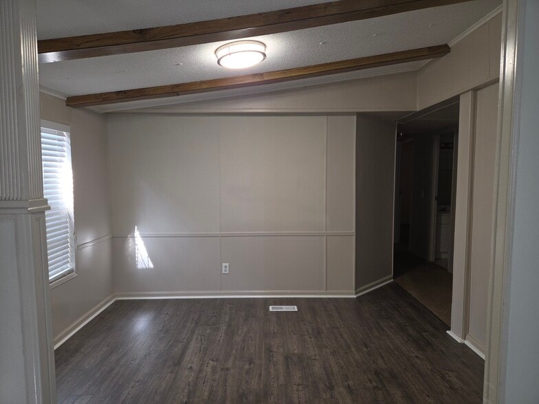 Building Photo - 8047 Mariner St