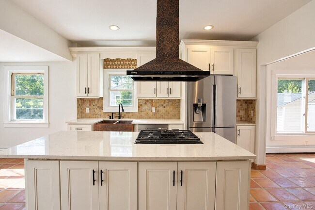 Building Photo - 45 Lynbrook Ave