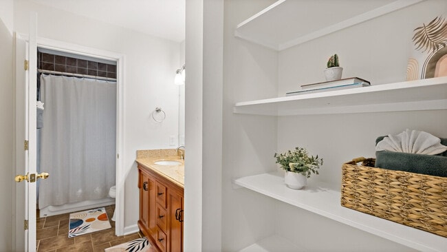 Building Photo - 6365 Columbia Pike