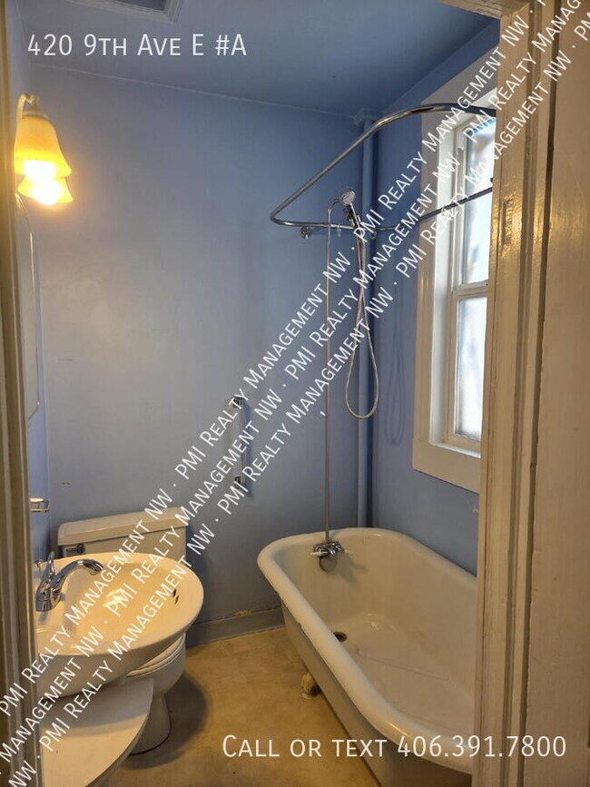 Building Photo - 420 9th Ave E N