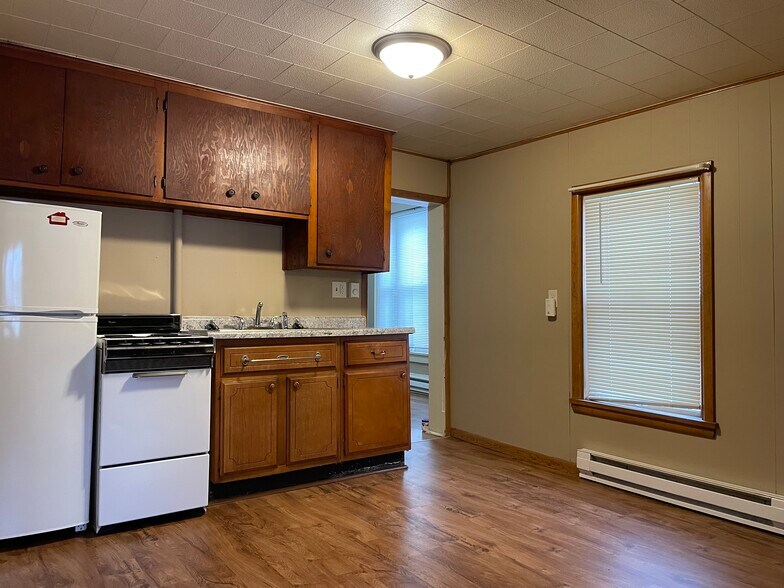 Building Photo - 622 Union St