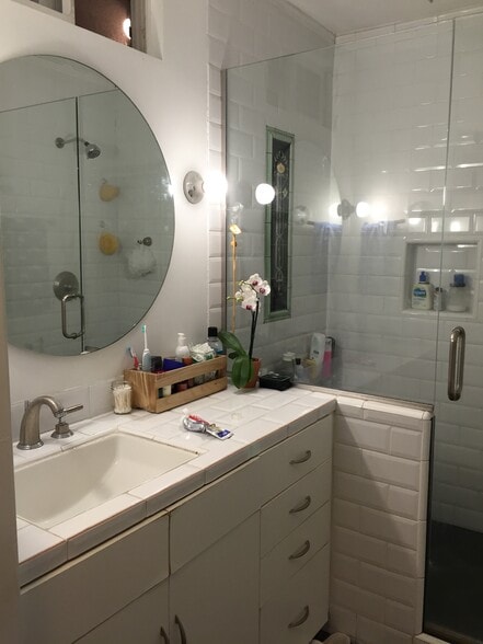 bathroom - 622 Venezia Ave