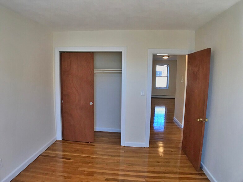 Building Photo - 168 N Beacon St