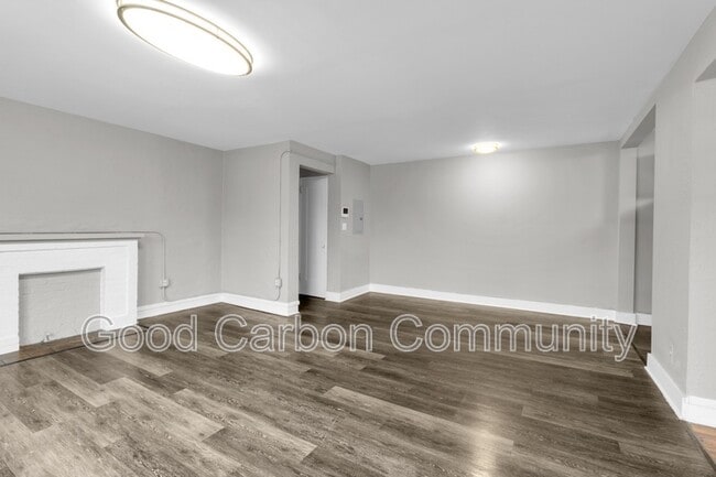 Building Photo - 1015 Amherst St