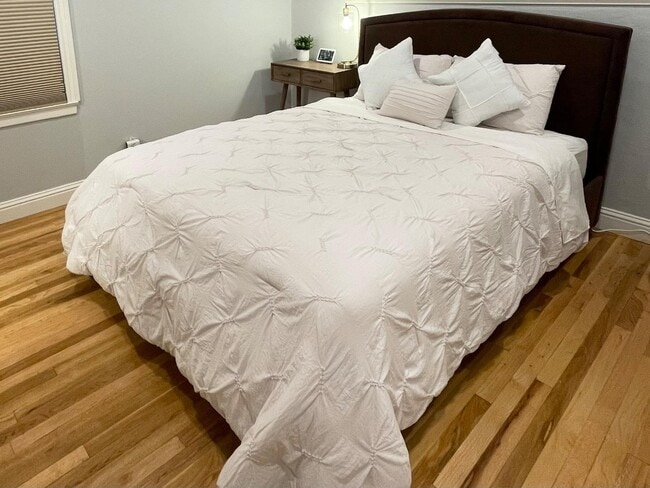 Building Photo - 1153 Erin Way