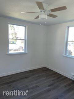 Building Photo - 2 br, 1 bath Duplex - 3702 Killam Ave B