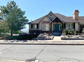 Building Photo - 581 Dorthea Way