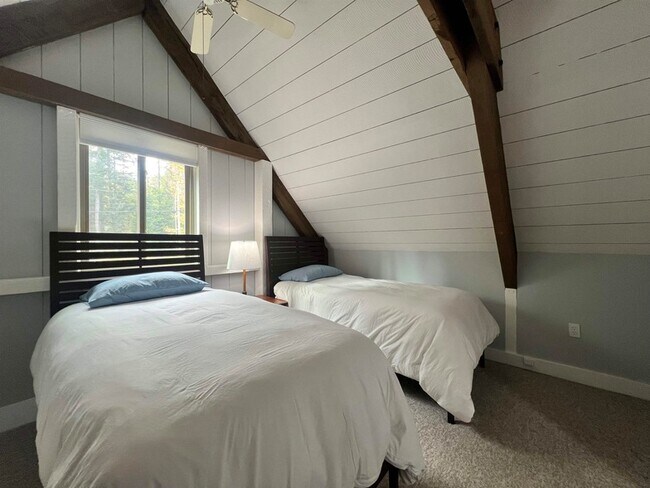 Building Photo - 112 Greensward Dr