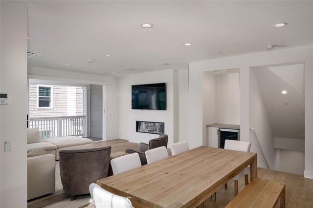 Building Photo - 2100 Cresta Dr