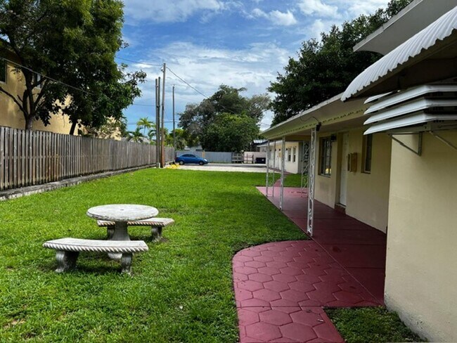 Building Photo - 316 NE 3 St