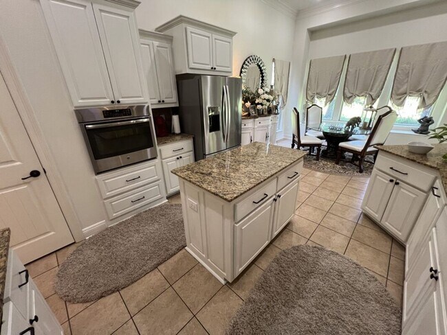 Building Photo - Luxury 4 Bedroom Home in Zachary’s Audubon Lakes