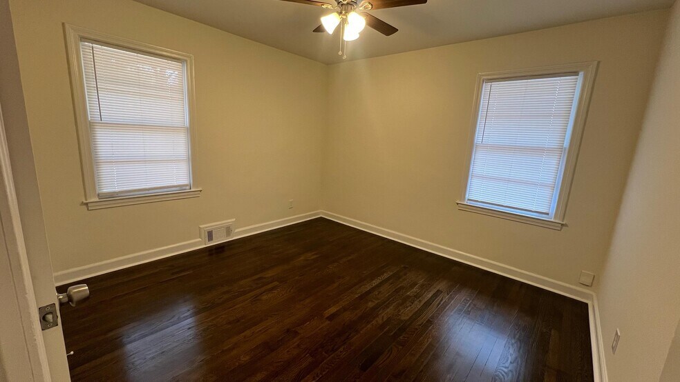 Building Photo - 2800 Long Way