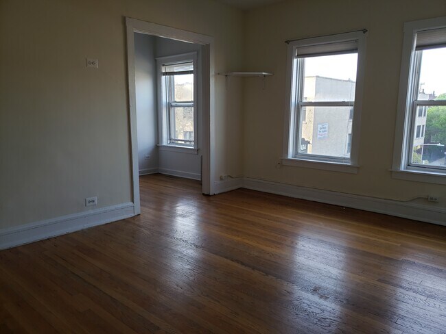 Building Photo - 2712 N Milwaukee Ave