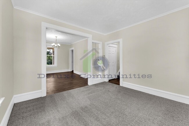 Building Photo - 3 Bedroom Eastown Home! AVAILABLE NOW!