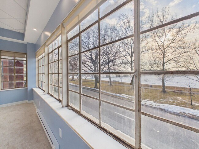 Building Photo - 1017 N Front St