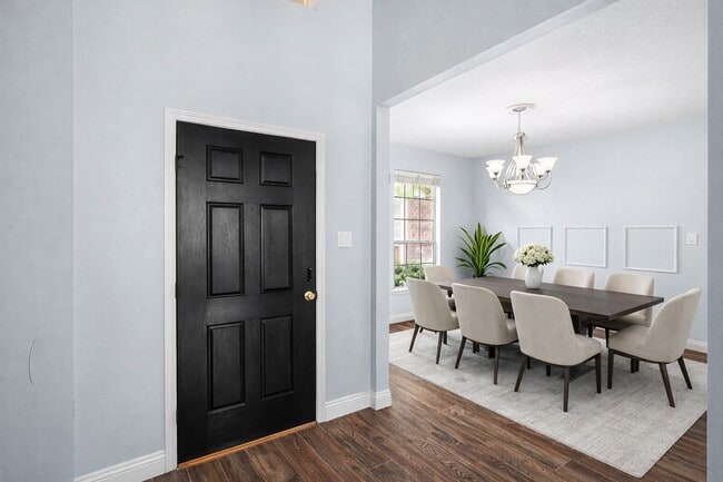 Building Photo - 2623 Pine Shadows Dr