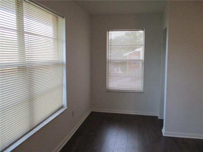 Building Photo - 102 Westcliff Center St