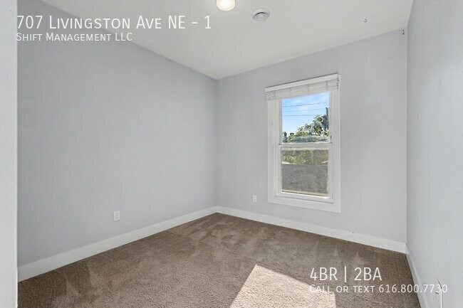 Building Photo - 707 Livingston Ave NE